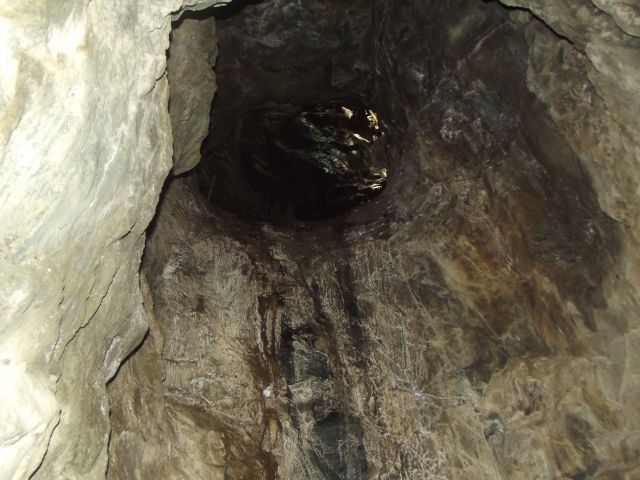 Túnel en antigua mina de oro uruguaya. Crédito: Diana Cariboni/IPS